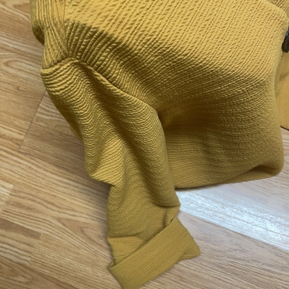 I c by Connie k Size M Gold upscale stylish jacket. Nice condition - Picture 4 of 9